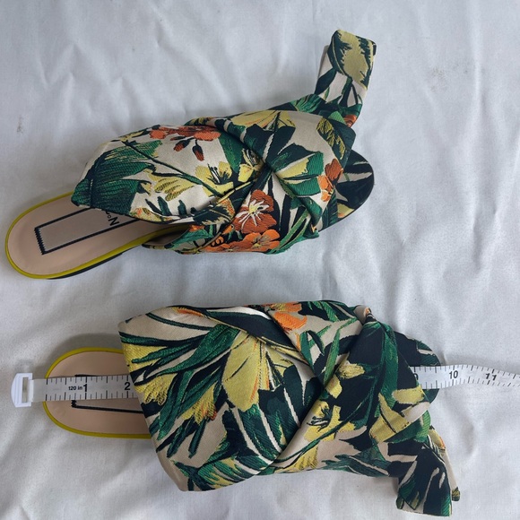 No. 21 Jacquard Floral /leather Flat Bow Mules SZ 7.5 / 38 NWT $625 - Picture 3 of 8